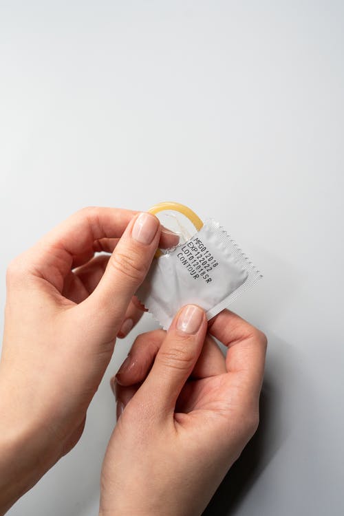 hvid plastic kondom