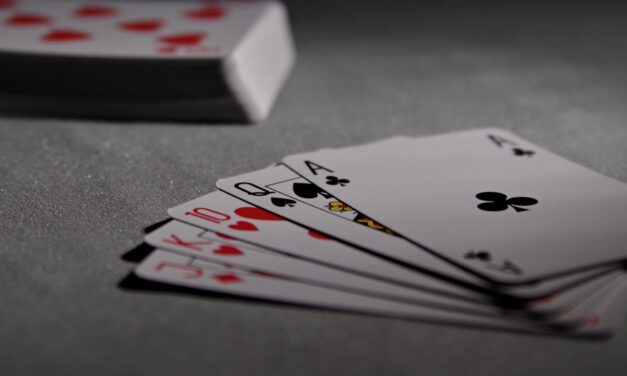 Sådan tjener du penge på poker og andre kortspil